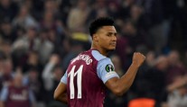 EKL: Aston Villa to doma pokašľala. Fiorentina jednou nohou vo finále