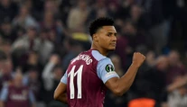 EKL: Aston Villa to doma pokašľala. Fiorentina jednou nohou vo finále