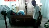 Ekvádorčanka, ktorá sa zobudila na vlastnom pohrebe, v nemocnici zomrela