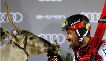 Hirscher ovládol slalom v Levi, za víťazstvo dostal soba