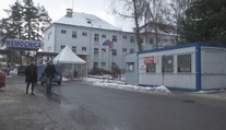 Oravu naplno zasiahla štvrtá vlna: Miera pozitivity je vysoká, testovacie miesta nestíhajú