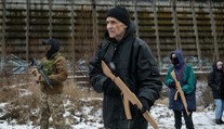 Mladí aj starí: Ukrajinci sú pripravení brániť svoju vlasť. Civilisti trénujú s drevenými zbraňami