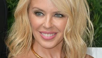 Kylie Minogue kvitne. Je čím ďalej, tým krajšia