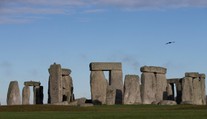 Odporcovia výstavby tunela protestovali v lokalite Stonehenge