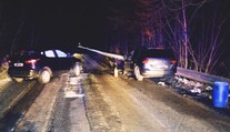 Vážna nehoda pri Lučenci. S ťažkými zraneniami skončil šofér i spolujazdci, medzi nimi aj dieťa