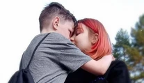 Dievča (14) porodilo dcérku. Jej 11-ročný priateľ sa chce o obe vzorne starať