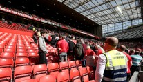 Škandál na Old Trafford! Zápas zrušili kvôli zabudnutej atrape bomby