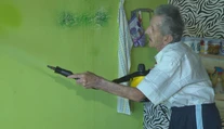 Nájomnú bytovku v Leviciach zamorili ploštice. Dôchodcovia majú všade štípance a strach ísť si ľahnúť