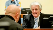 Karadžiča neprepustia, aby mohol navštíviť hrob svojho brata