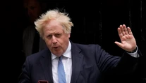 Johnson úmyselne zavádzal poslancov o lockdownových večierkoch. Vyšetrovanie trvalo vyše roka