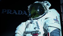 FOTO: Nové skafandre navrhla Prada. Na mesačnej misii NASA môžu byť astronauti oblečení luxusne