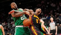 Frajer na záver: Fanúšik si v prestávke zápasu NBA zarobil tisíce. Stačil mu na to jeden presný hod