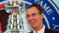 Anaheim si vyvenesím dresu pod strop haly uctí dve klubové legendy