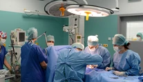 Škandál v nemocnici v Česku: Deväť ľudí dostalo po operácii otravu krvi
