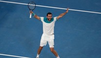 Čilič sa stal prvým finalistom Australian Open, Edmunda zdolal v troch setoch