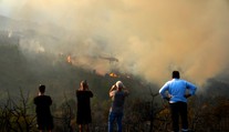 Lesný požiar na gréckom Peloponéze má dve obete