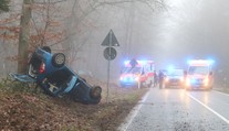 FOTO: Auto s nevestou skončilo na streche, ponáhľala sa, pretože zabudla obrúčky