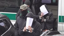 Platili falošnými bankovkami, o pár dní už stáli pred sudcom. Dvaja z obvinených nie sú ani plnoletí