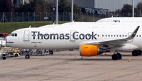Klientka cestovky Thomas Cook zomrela na letisku. Nedočkala sa náhradného letu domov