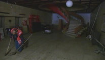 Hotel Kyjev v centre Bratislavy chátra už roky. Pozrite si jeho vnútrajšok našou kamerou