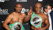 VIDEO: Mike Tyson sa vrátil do ringu po 15 rokoch. Pozrite si jeho súboj