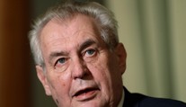 Po Česku sa pohybuje terorista, varoval prezident