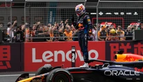 Dominancia Maxa Verstappena v Miami pokračovala aj v šprinte. Najviac sa mu priblížil Leclerc na Ferrari