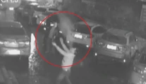 Opitý muž sa zahral na hrdinu. Ženu chcel zachrániť holými rukami