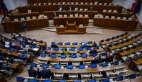 Odvolávanie Suska a Šimkovičovej sa napokon nekonalo. Všetko sa presúva na september