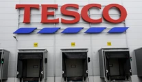 Tesco končí u jedného z našich susedov. Predáva všetkých tristo prevádzok