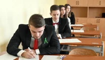Maturantom vyžrebovali slohové témy zo slovenčiny: Ktorú by ste si vybrali?