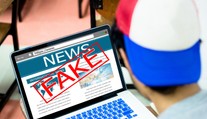 Anglicizmom roka 2016 sa stal slovný výraz "fake news"