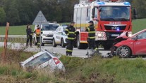 Vážna dopravná nehoda za Žilinou. Po náraze do protiidúceho auta vyhasol život jednej ženy