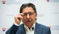 Poslanci žiadajú okamžitý odchod ministra Budaja. Lož má krátke nohy, tvrdí Fico