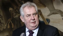 Zeman v Lidiciach varoval pred neonacizmom. Spomenul aj Kotlebu