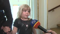 Hrdinovia, o ktorých sme do včera ešte nevedeli. Malá Ester zachránila mamu aj bračeka