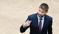 Môžete odvolať podpredsedu parlamentu, ale nie lídra opozície, odkazuje Ficovi Šimečka
