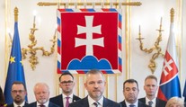 Pellegriniho v paláci navštívila Dolinková aj zdravotníci. Prezident pohrozil vetovaním konsolidácie