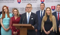 Boris Kollár sám z funkcie neodstúpi. Ženy nebije pre radosť, chcel len chrániť svoje dieťa