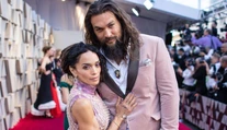 Nebol to vždy vlasatý svalovec: Jason Momoa je ako „mladé ucho“ na nepoznanie