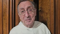 Je jediným slovensky hovoriacim spovedníkom v pápežských bazilikách. Dokáže to v ôsmich jazykoch