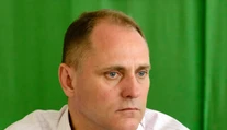 SNS stiahla z kandidátky podpredsedu Chovana, zo Skoku sa vzdal Kollár