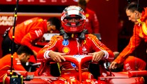 Ferrari dominovalo na tréningu v Austine. Sainz porazil Leclerca miniatúrnym rozdielom