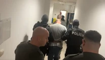 VIDEO: Najskôr sa priznal, teraz vinu popiera. Tomáš obvinený z vraždy rodičov putuje za mreže
