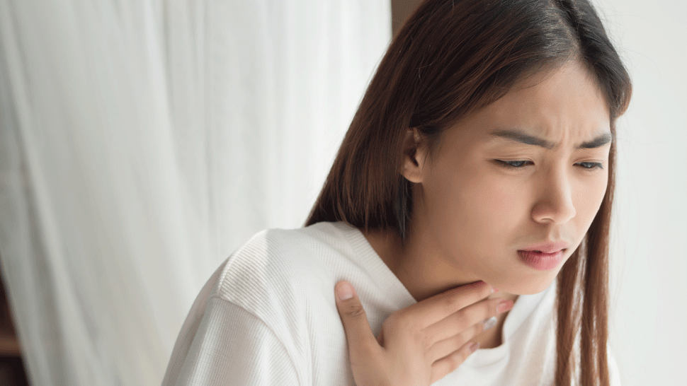 Ženu neustále škriabalo v krku. Neuveríte, čo jej lekár vytiahol z hrdla