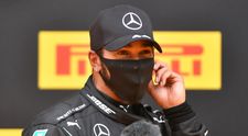 Lewis Hamilton mal pozitívny test na koronavírus