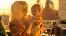 Vytúžené dieťa a prvý škandál: Trailer na pokračovanie minisérie Iveta je vonku