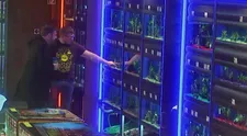 Všetci si mysleli, že mu preskočilo! Z rybiek v akváriu chcel spraviť suši