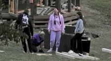 Vyriešia sexuálnu frustráciu farmárov rodinné návštevy? Na záchode kamery nie sú!