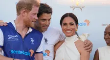 Meghan pred kamerami rozdávala úsmevy: Toto sa však von asi nemalo dostať